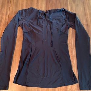 Lululemon lightweight pullover size 4